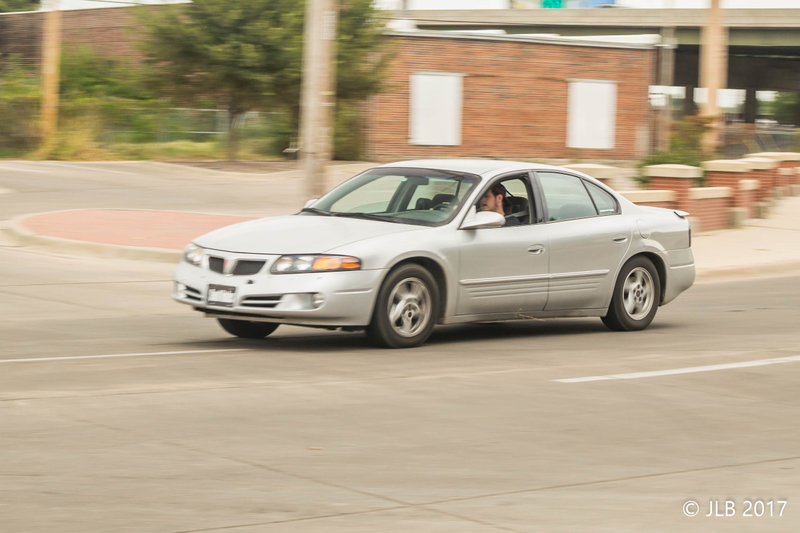 Illustration for article titled Pontiac Bonneville Photoshoot - Photo dump